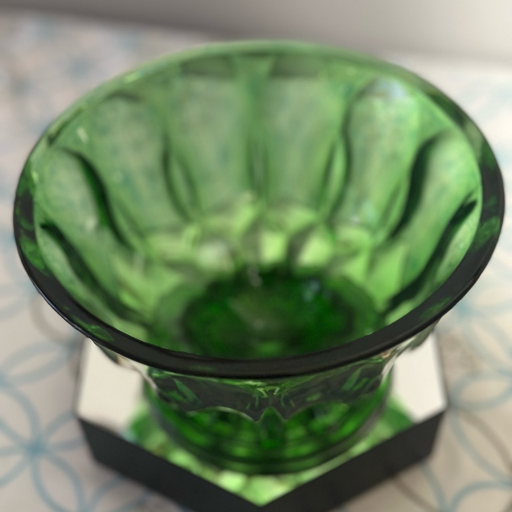 Vintage anchor hocking emerald Green Glass Bowl - Picture 2 of 5